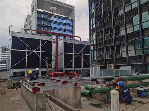 冷卻水塔是怎樣進行工作的(冷卻水塔怎么降噪音)